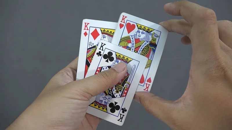 Luật chơi liêng chuẩn nhất: Cách đánh, tố và phân định thắng thua