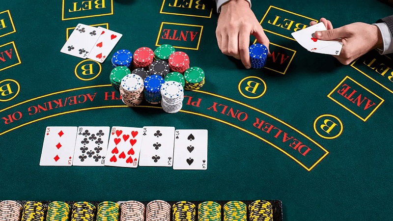 Giải trí tiện lợi và thú vị với ông trùm Poker